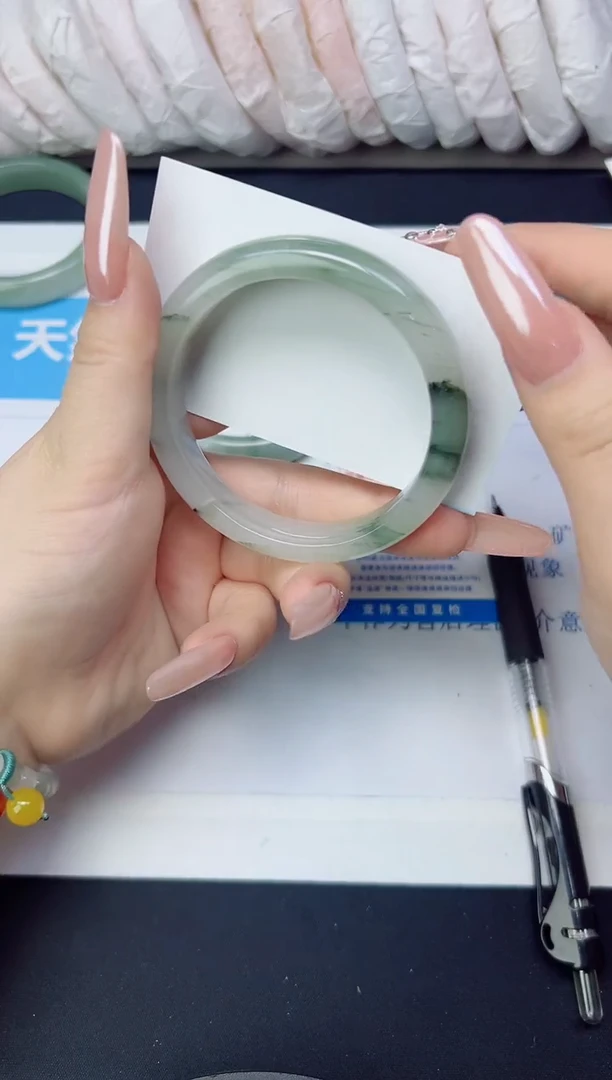 石英质玉手镯未镶嵌158/