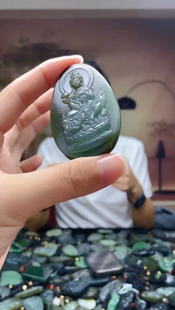 颈饰未镶嵌和田玉1