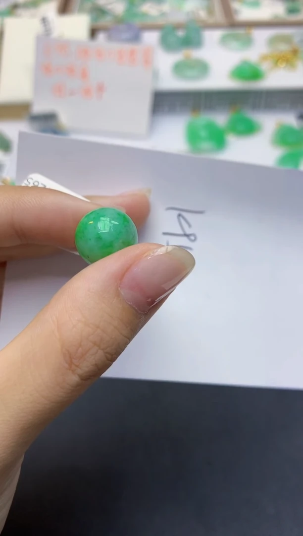 翡翠18K金镶嵌颈饰天然缅甸A货翡翠