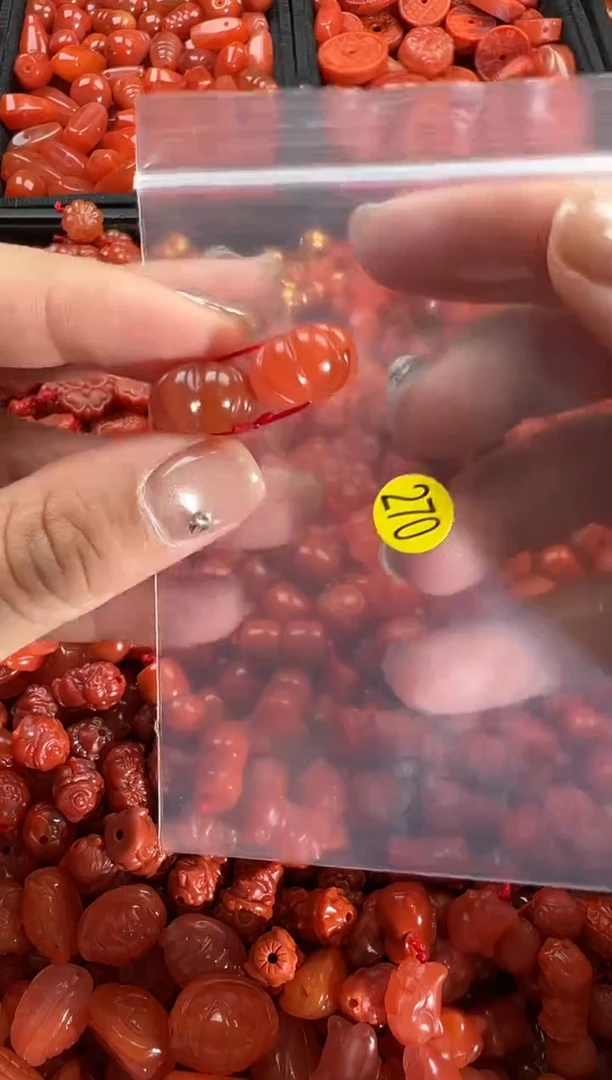 【闪购商品】南红玛瑙颈饰未镶嵌1