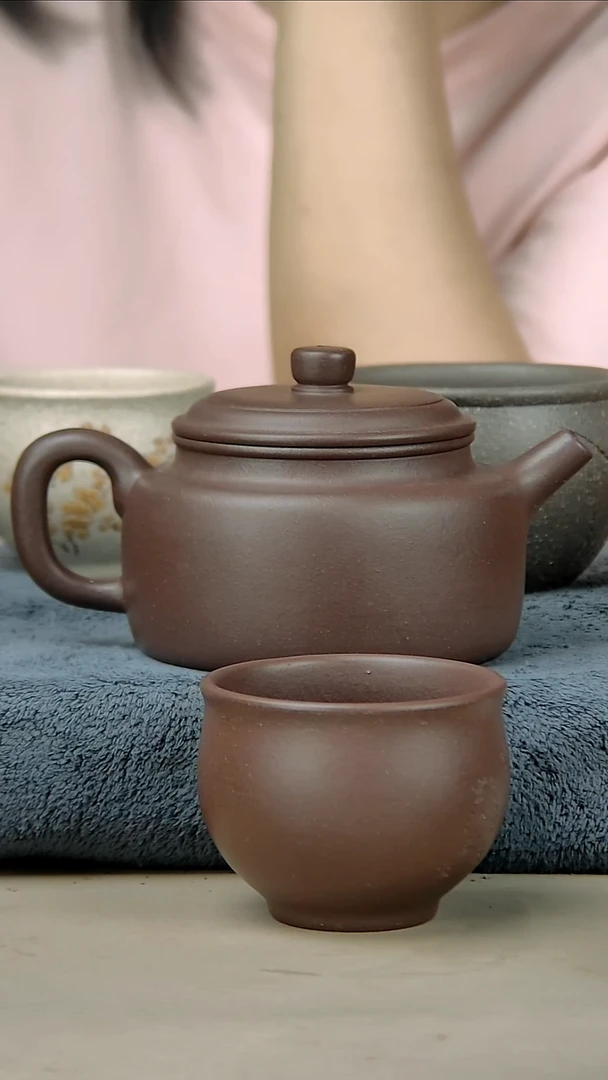 茶壶紫砂聚**铁230/240的钟加两个光板的主人杯子