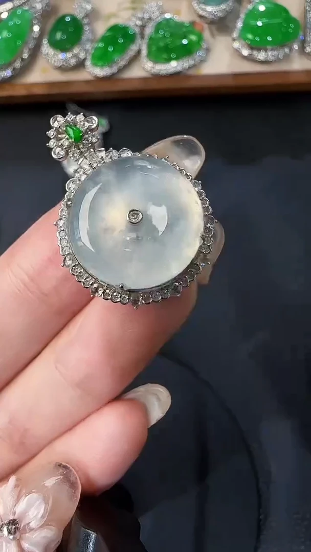 翡翠18K金镶嵌吊坠(不含链)71