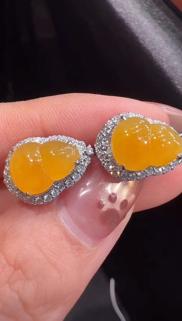 18K金镶嵌翡翠耳饰耳饰