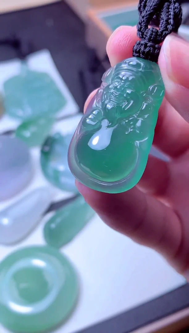 颈饰未镶嵌翡翠天然A货翡翠