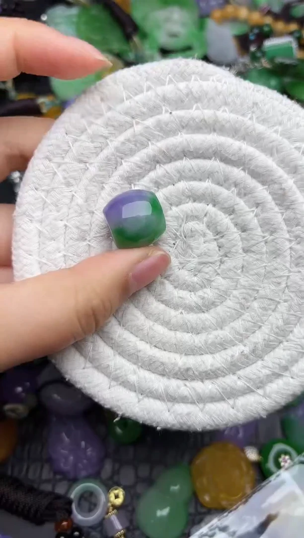 颈饰未镶嵌翡翠缅甸翡翠吊坠