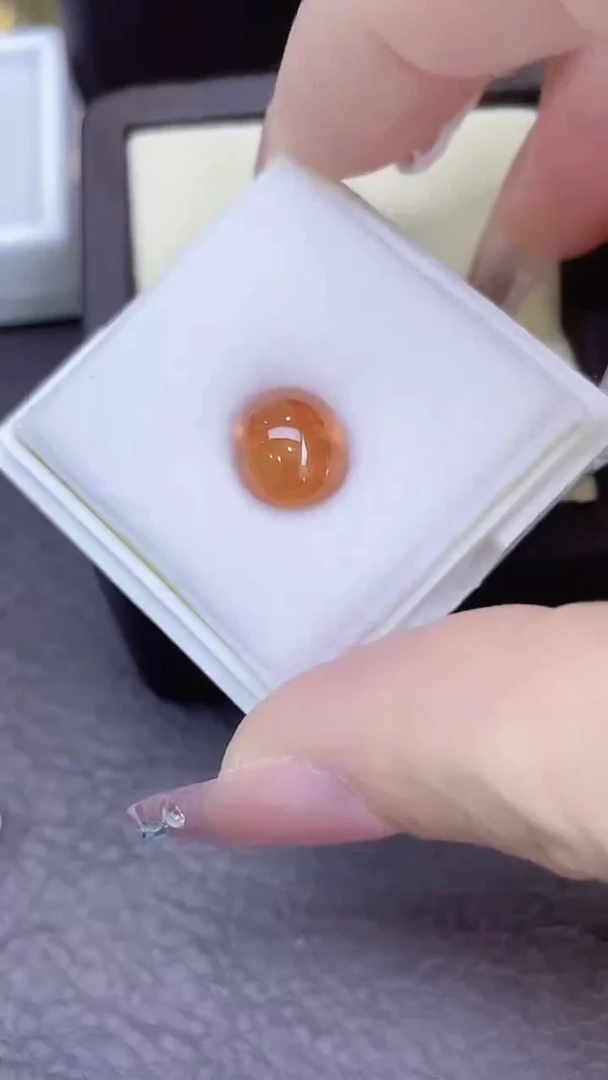 未镶嵌珠宝半成品石榴石（芬达石）芬达石9.7CT