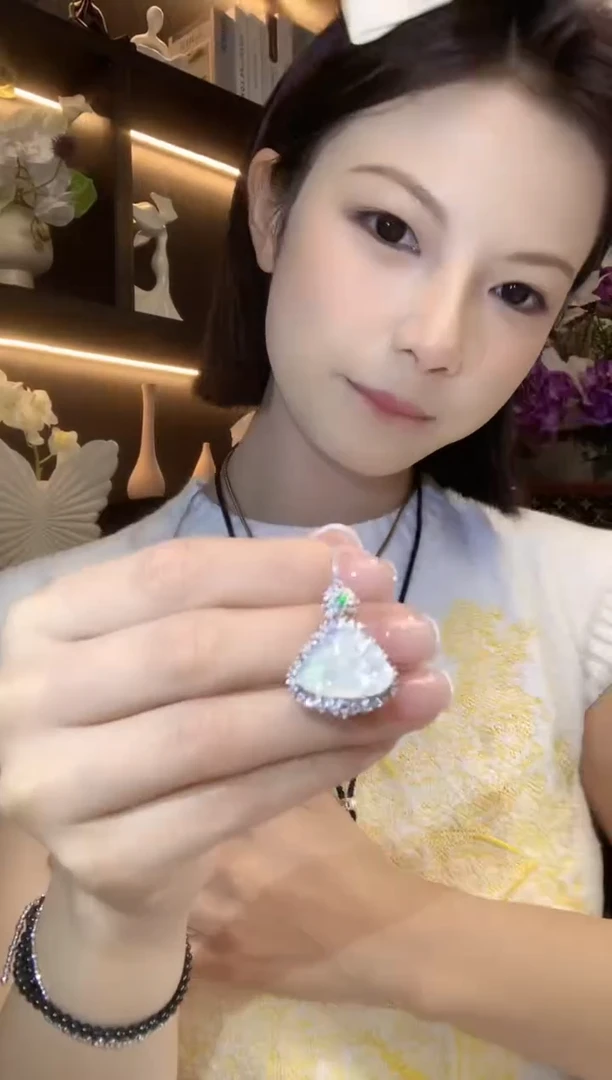 吊坠(不含链)18K金镶嵌翡翠b33
