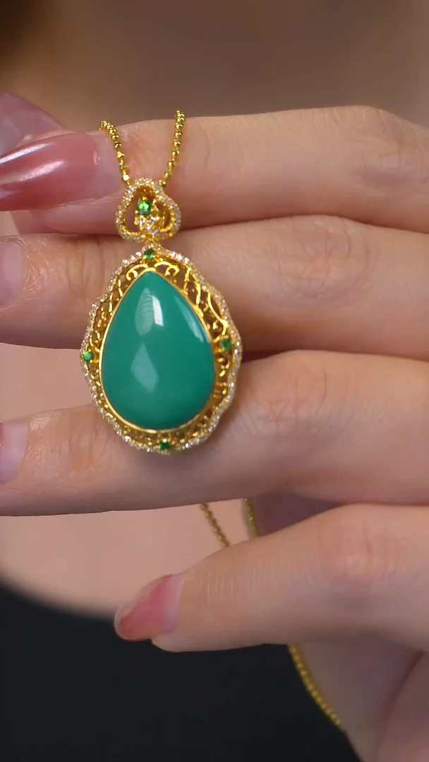 【闪购商品】绿松石吊坠18K金镶嵌水滴 不含链