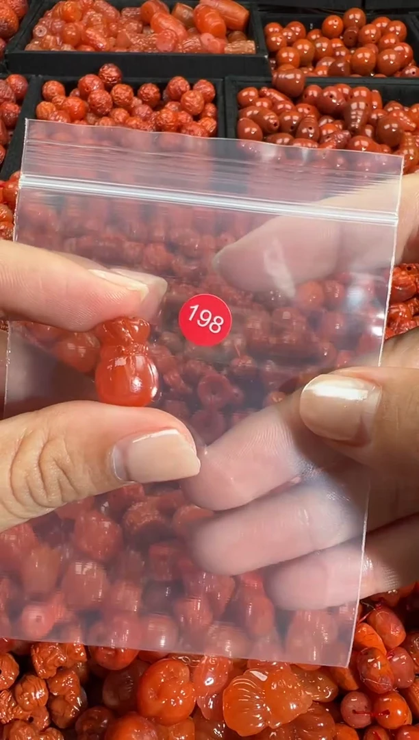 颈饰未镶嵌南红玛瑙1