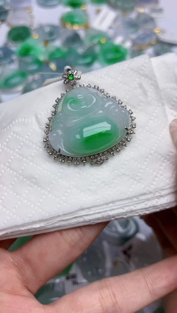 翡翠18K金镶嵌颈饰天然A货翡翠