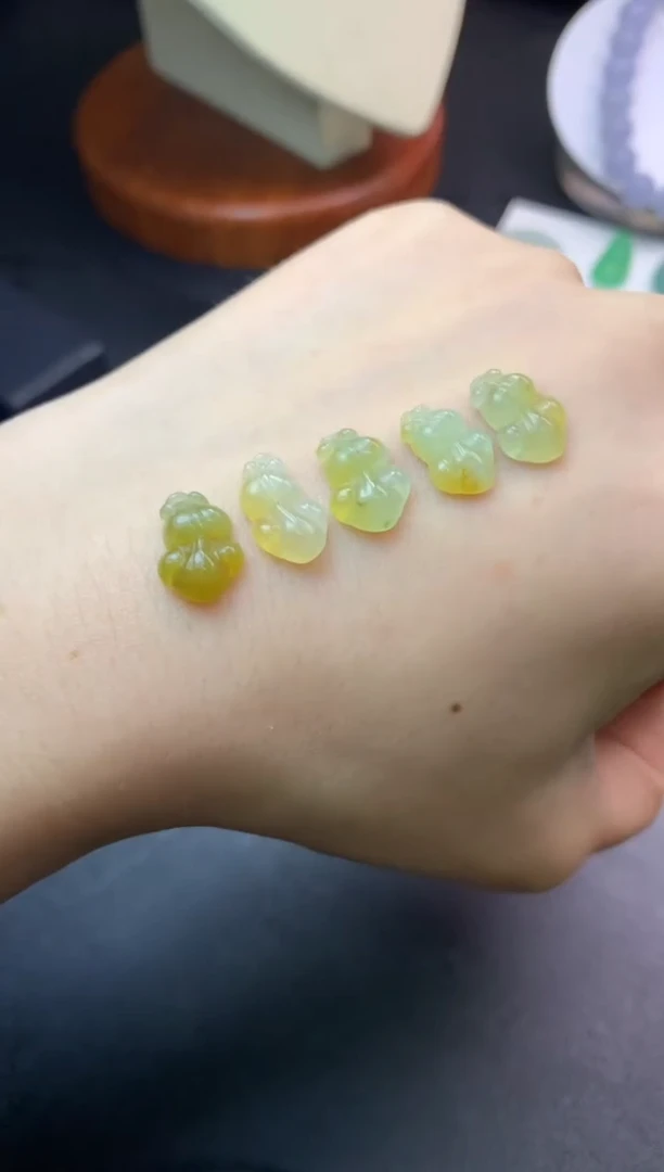 翡翠未镶嵌颈饰翡翠吊坠不挑不选 （多样性发其一）