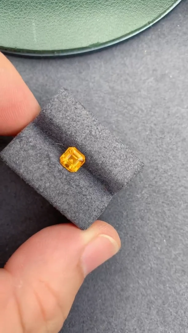 裸石彩色蓝宝石1.07ct 黄色蓝宝石