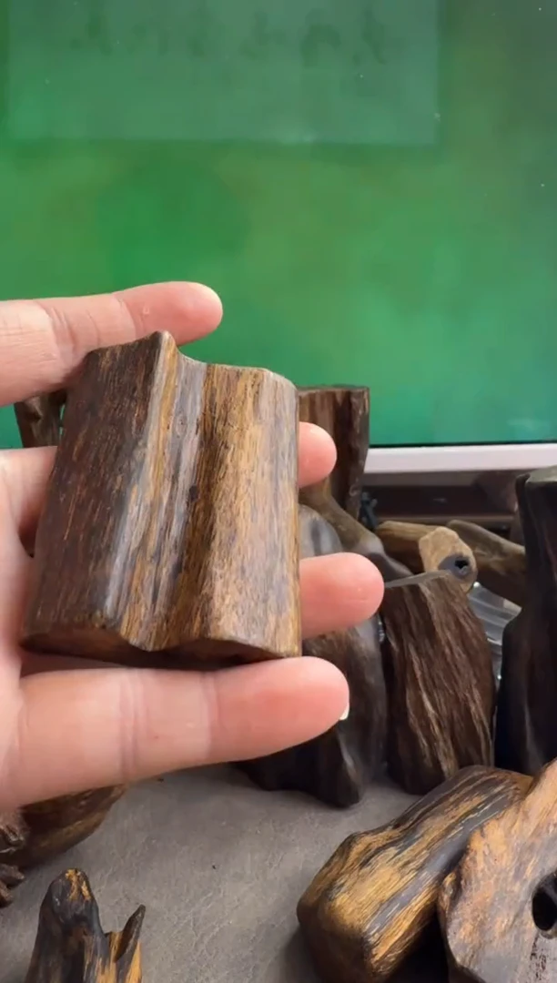 沉香手把件多样性发一