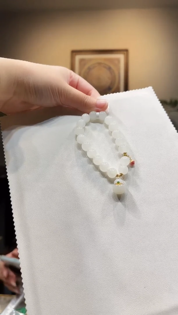 未镶嵌手链和田玉手链