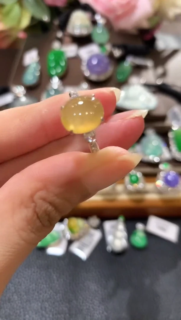 18K金镶嵌戒指翡翠m46