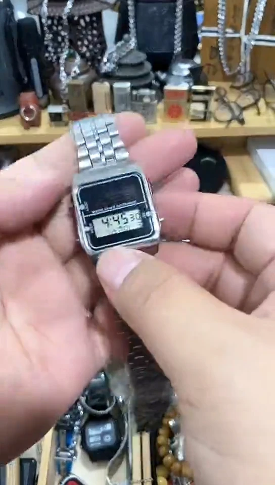 瓷片闪购商品  如图所示