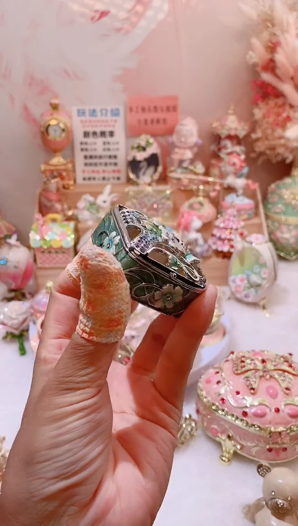 珐琅彩首饰盒摆件
