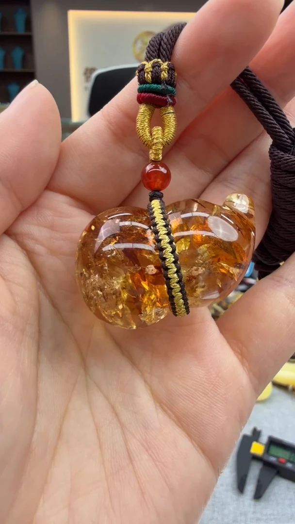 琥珀颈饰未镶嵌223秒拍号 假一罚三
