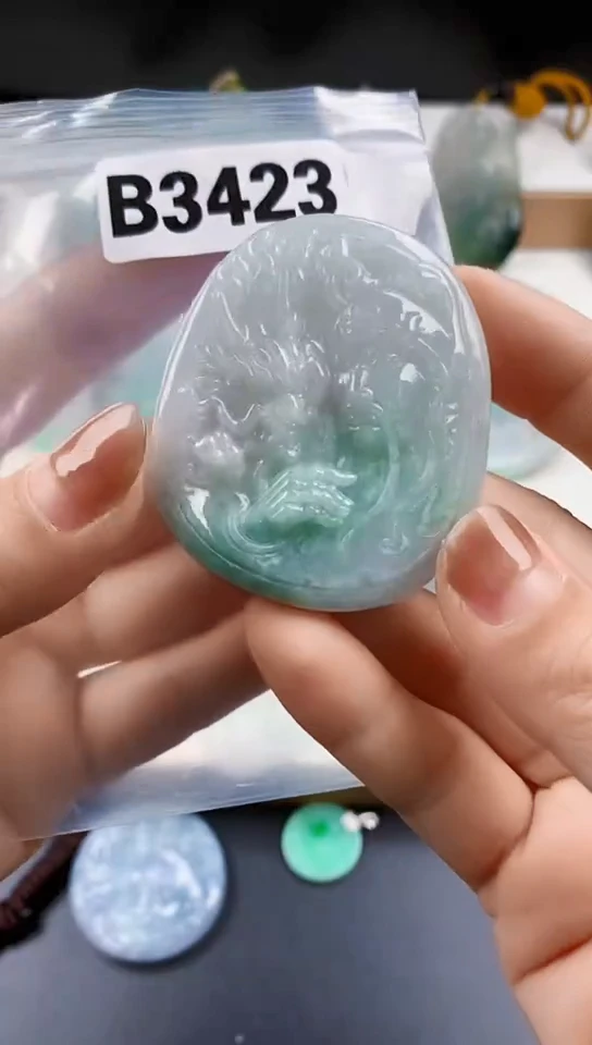 颈饰未镶嵌翡翠天然翡翠吊坠挂件