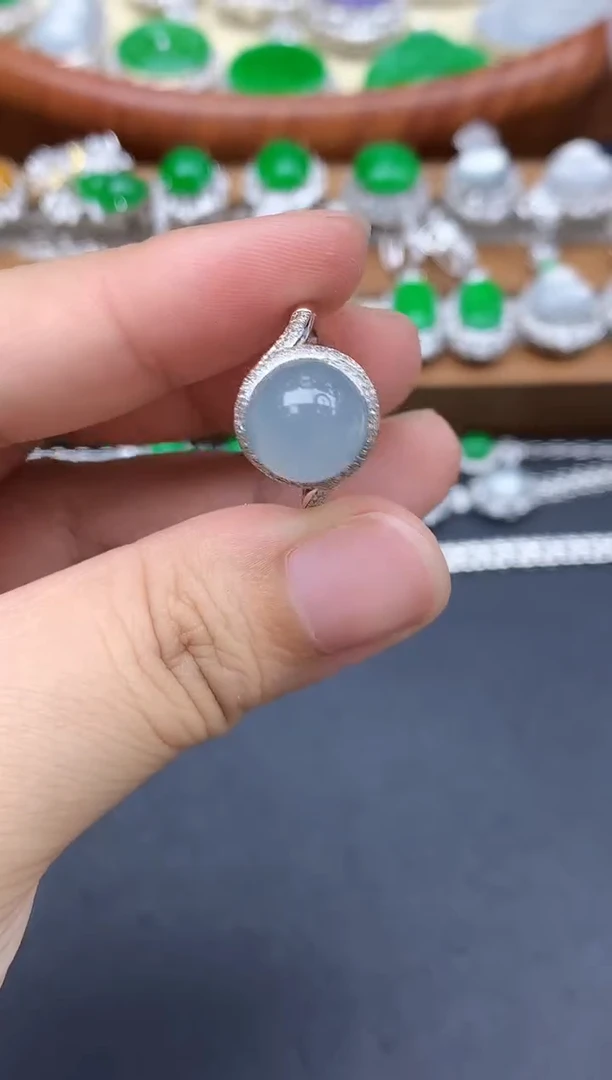 颈饰18K金镶嵌翡翠324-中国好珍宝