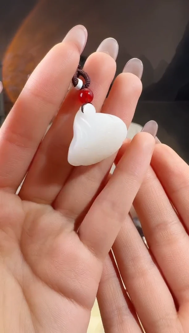 颈饰未镶嵌和田玉莲蓬