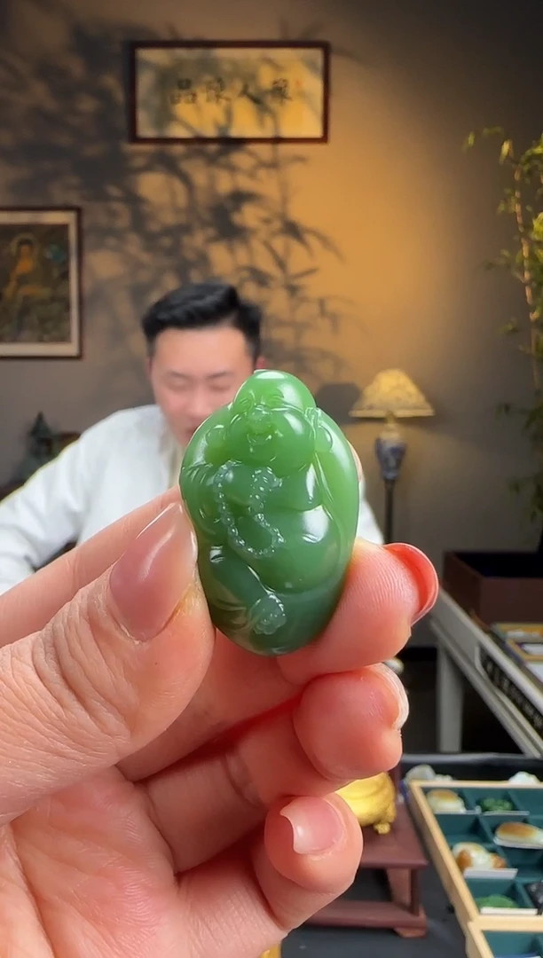 未镶嵌和田玉挂件碧玉弥勒佛p65