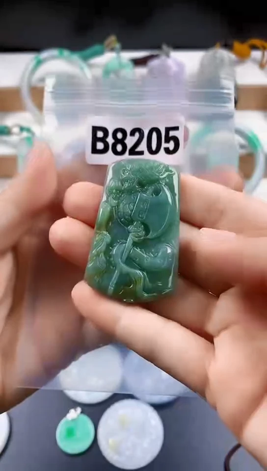 颈饰未镶嵌翡翠天然翡翠吊坠挂件
