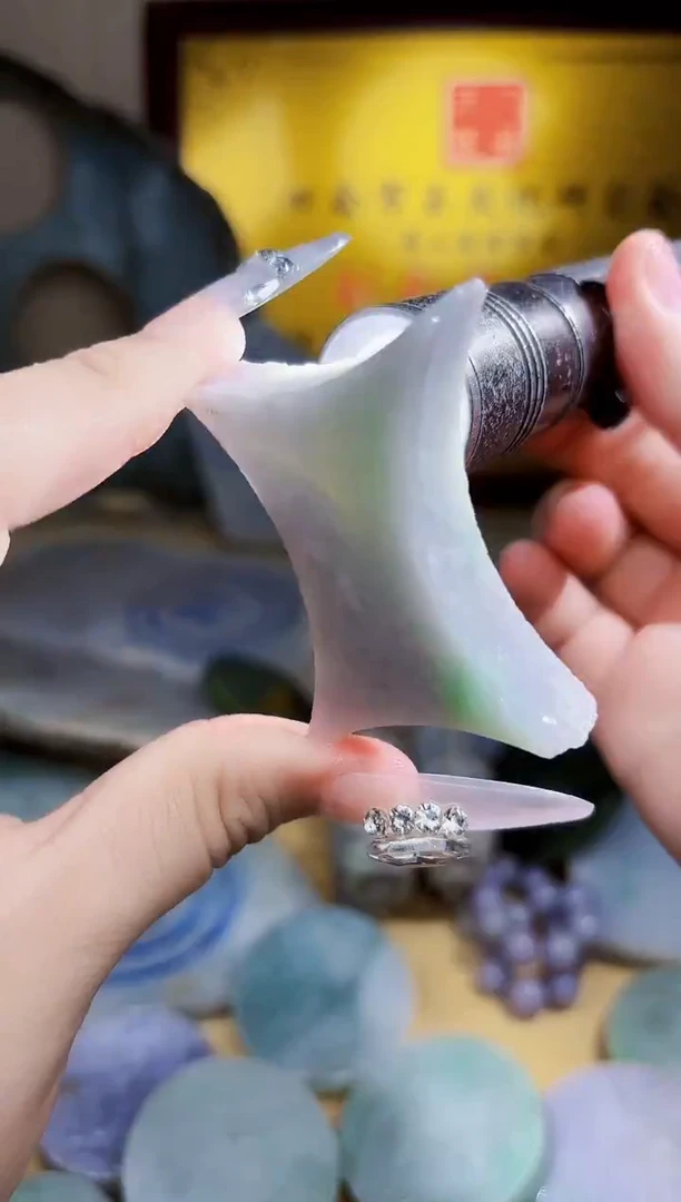 翡翠未镶嵌颈饰翡翠A货 江谭478