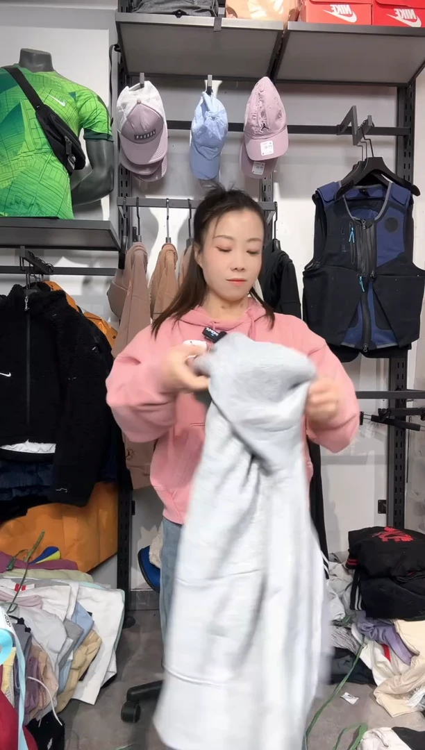 1230编码 瑕疵款直播间过款为准 尺码    身高  170
