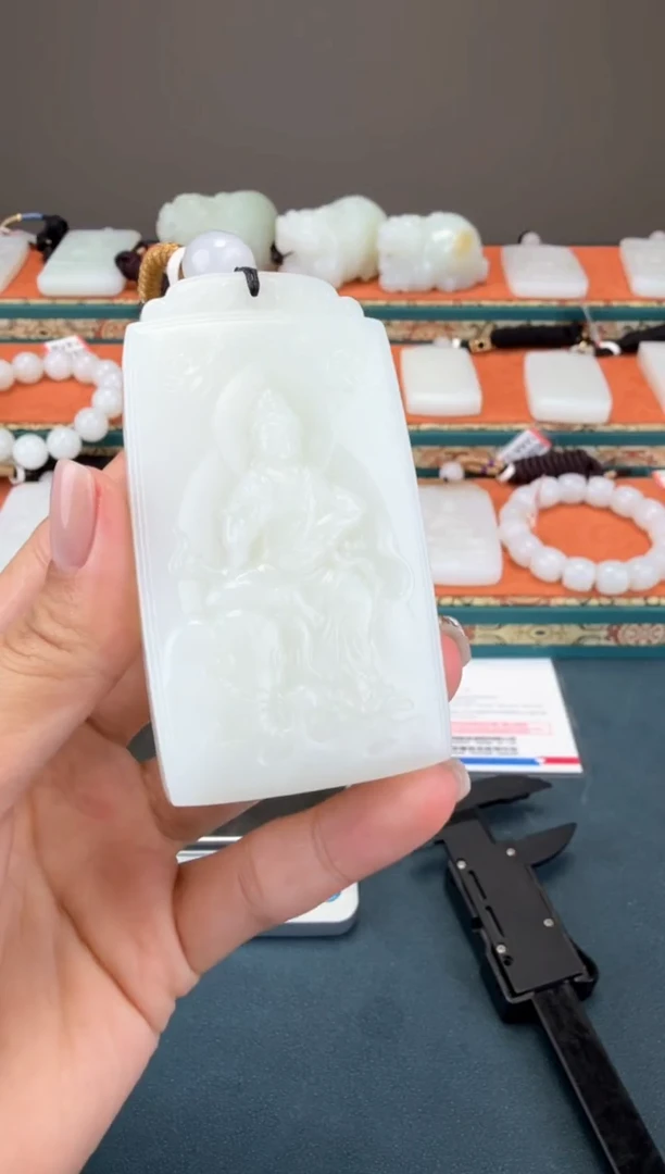 和田玉未镶嵌颈饰1