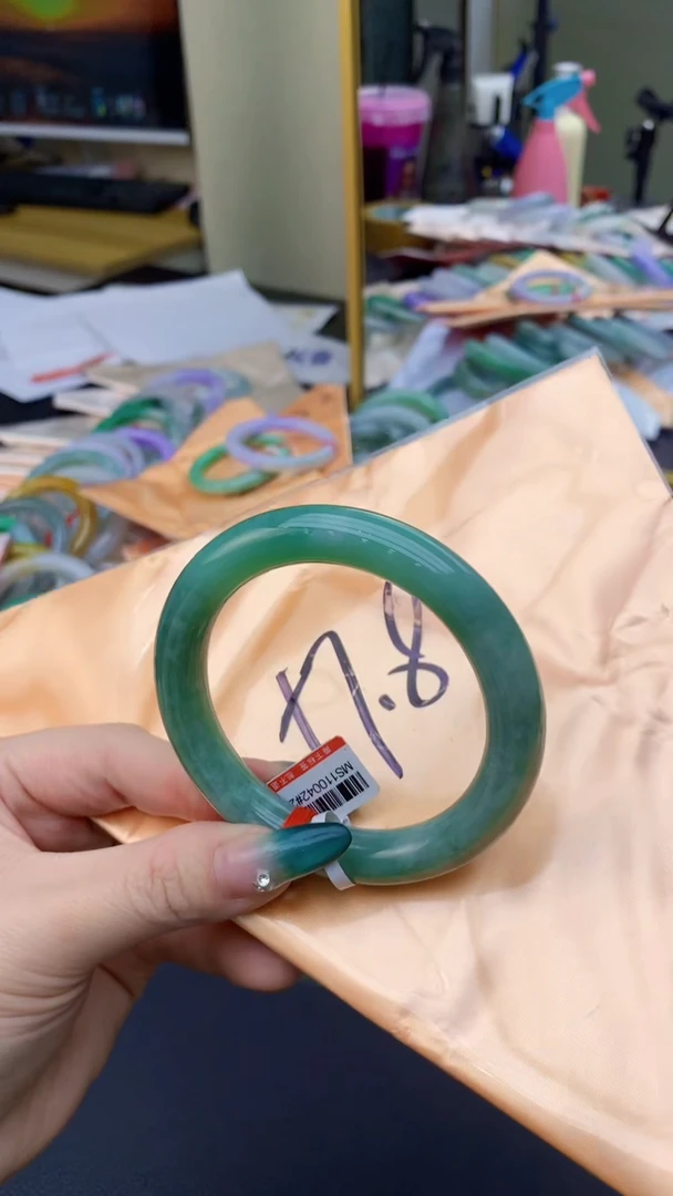【闪购商品】翡翠手镯未镶嵌0565212737