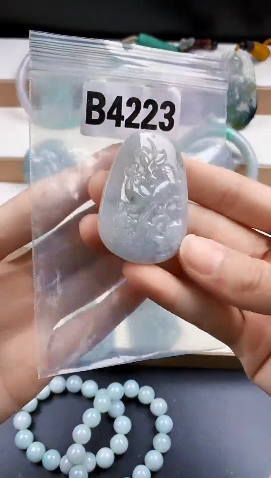 颈饰未镶嵌翡翠天然翡翠吊坠挂件