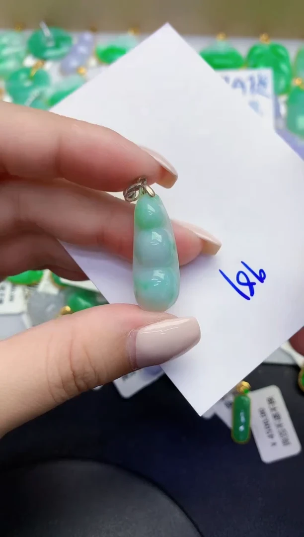 颈饰未镶嵌翡翠缅甸天然翡翠A货
