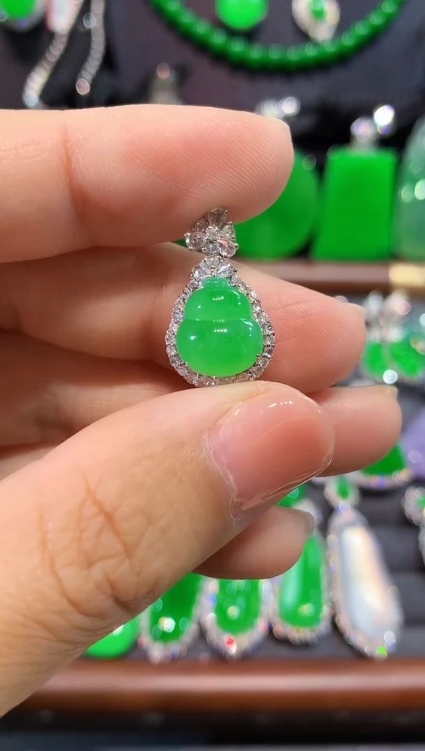 吊坠(不含链)18K金镶嵌翡翠吊坠