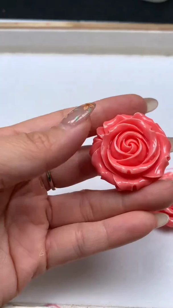 未镶嵌散珠拼合珍珠（马贝珠）E203 女皇贝大玫瑰花36*15mm1个9.9元