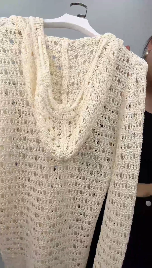 小*邱白色连帽888