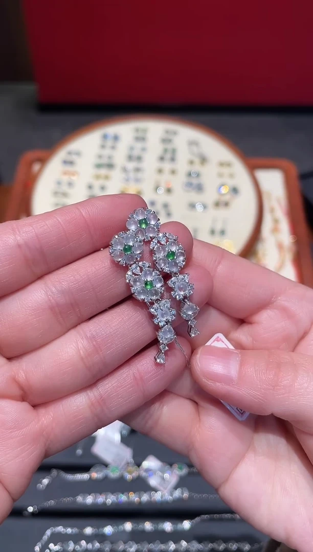 颈饰银S925镶嵌翡翠繁花