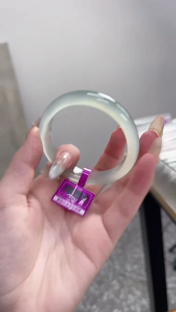 【闪购商品】玛瑙/玉髓手镯未镶嵌53-54圈 需要包容