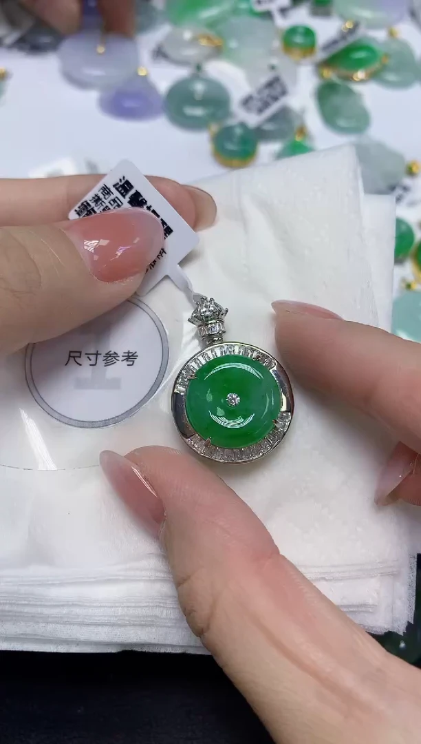 颈饰未镶嵌翡翠天然缅甸翡翠A货多样性发一件