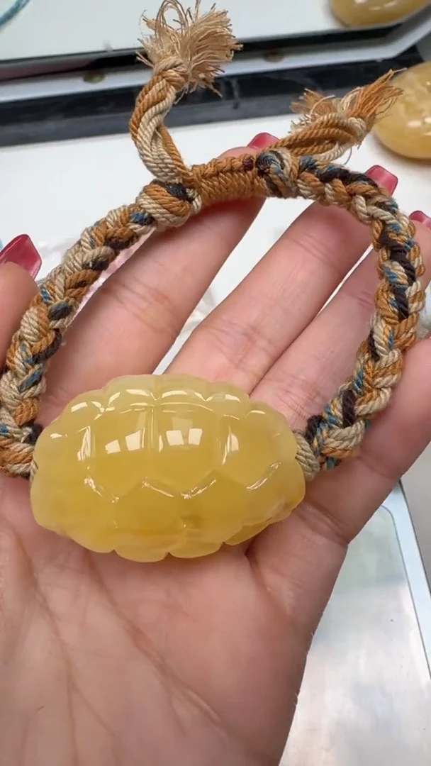 裸石琥珀未镶嵌如图