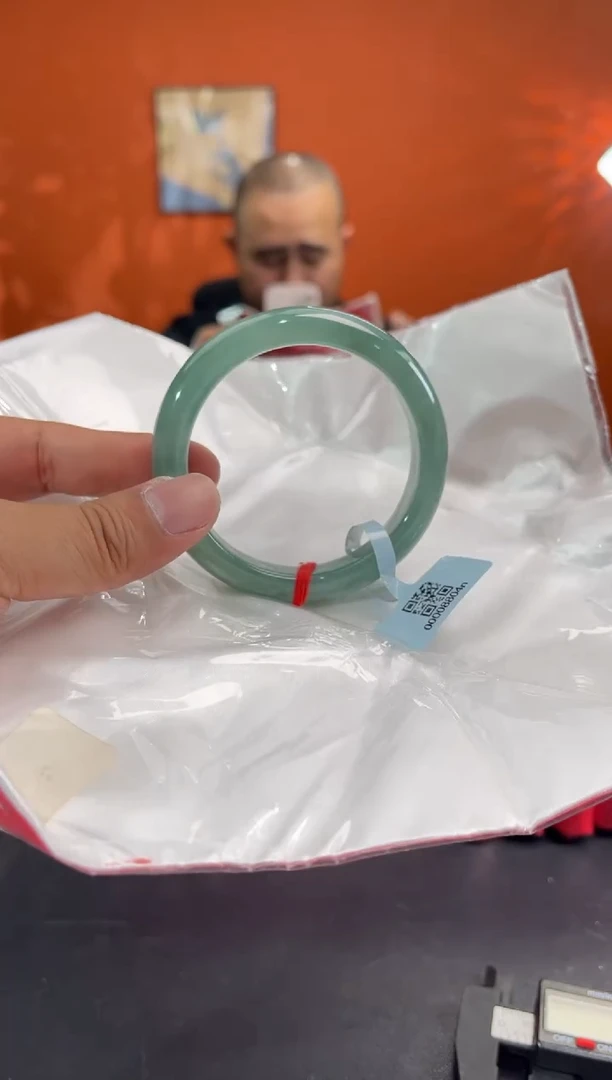 未镶嵌手镯翡翠3        圈口57