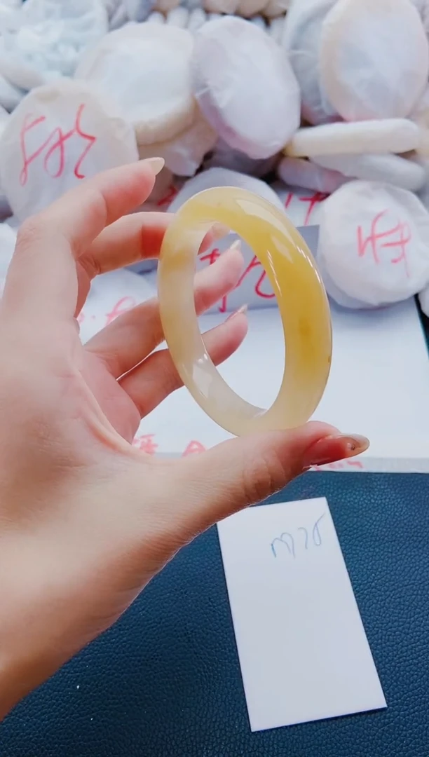 未镶嵌手镯石英质玉M75-62-63