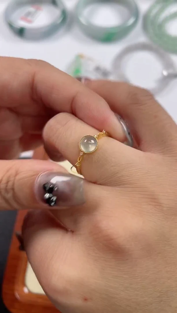 18K金镶嵌戒指翡翠基地发货H8989