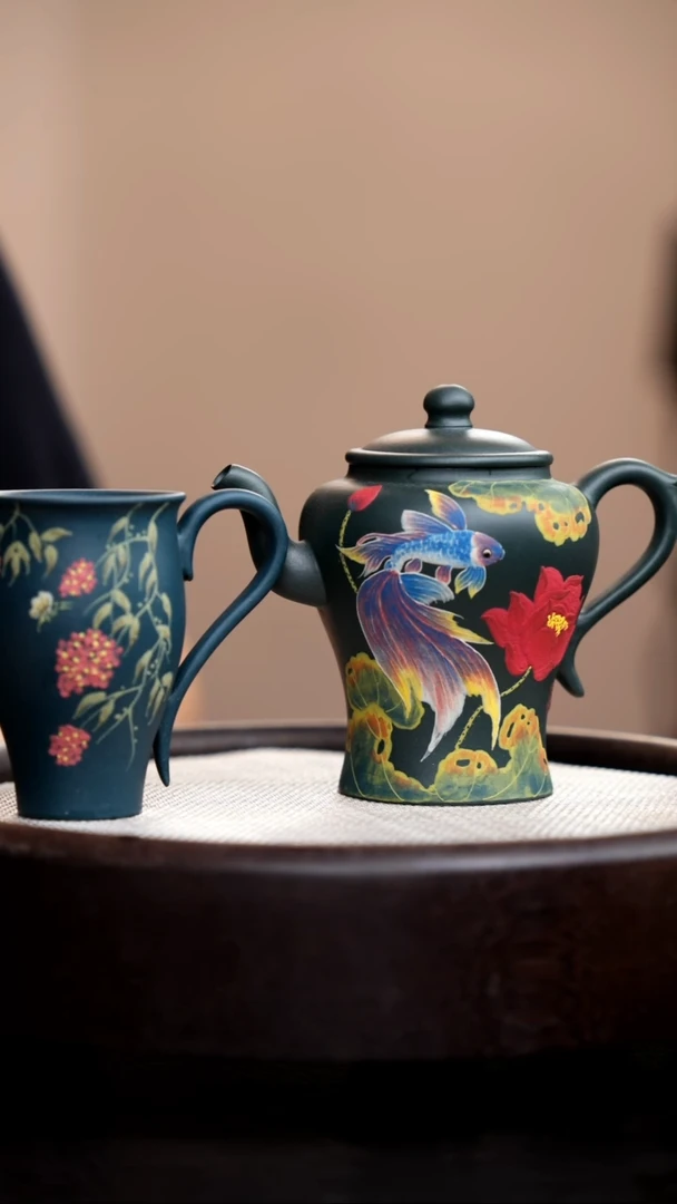 茶壶紫砂九龄君子兰小蛮腰泥绘金鱼+杯