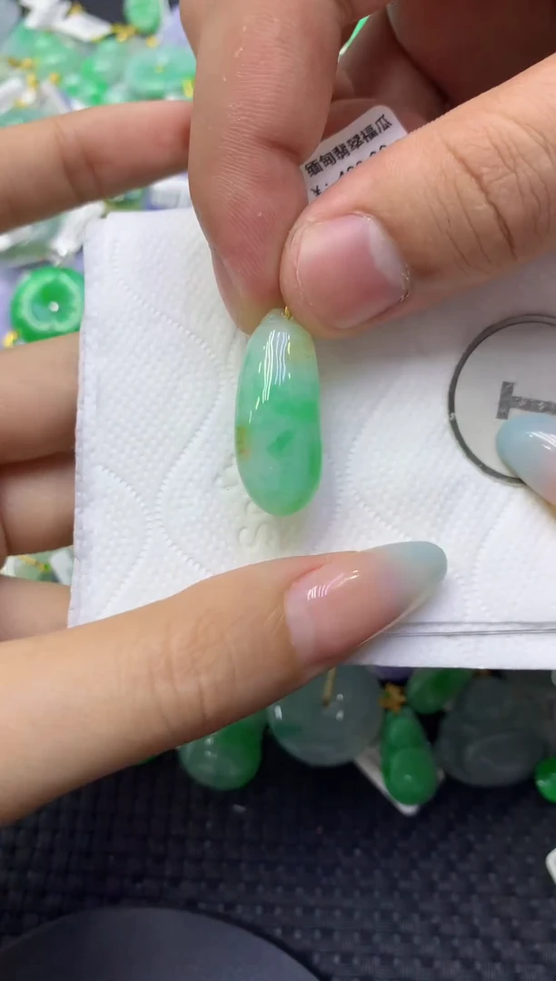 颈饰未镶嵌翡翠天然缅甸翡翠A货