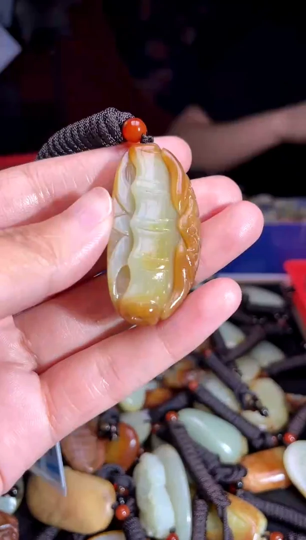 和田玉未镶嵌挂件1