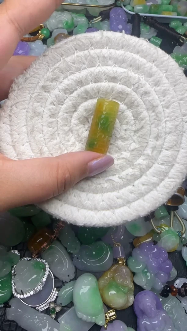 颈饰未镶嵌翡翠缅甸翡翠吊坠