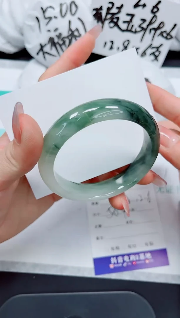 石英质玉手镯未镶嵌229/58.4