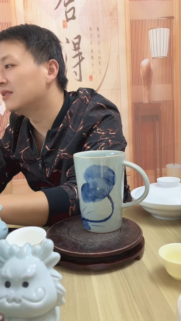 瓷l****睛手绘荷花陶泥可乐杯1个