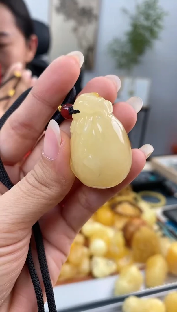 【闪购商品】蜜蜡裸石未镶嵌天然琥珀蜜蜡钱袋